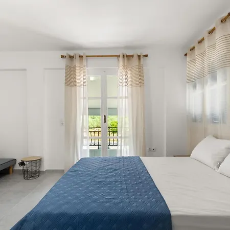 Nikolas Apartments Stoupa Lévktron Exterior foto