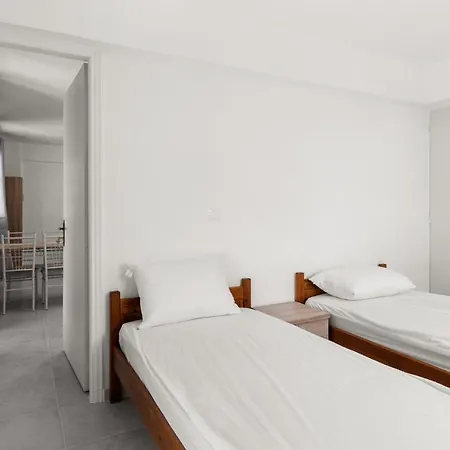 Nikolas Apartments Stoupa Lévktron Exterior foto