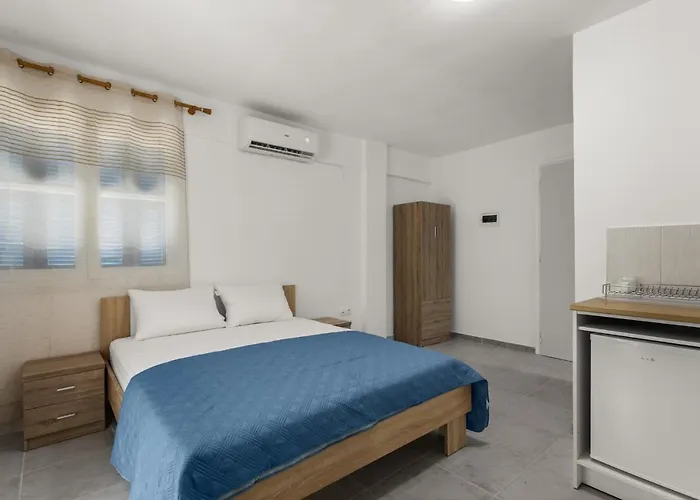 Nikolas Apartments Stoupa